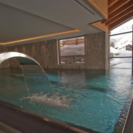 Alpine Colosseo Apart Otel *