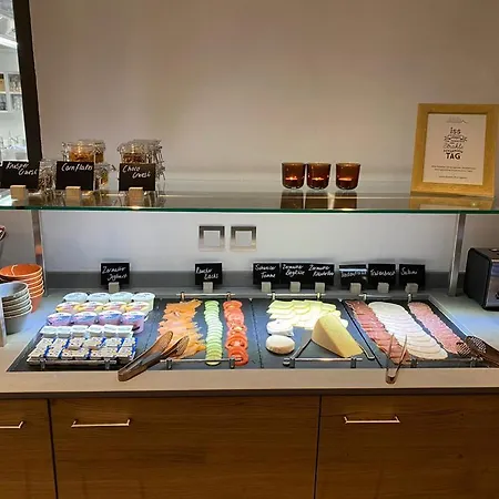 Alpine Colosseo מלון דירות