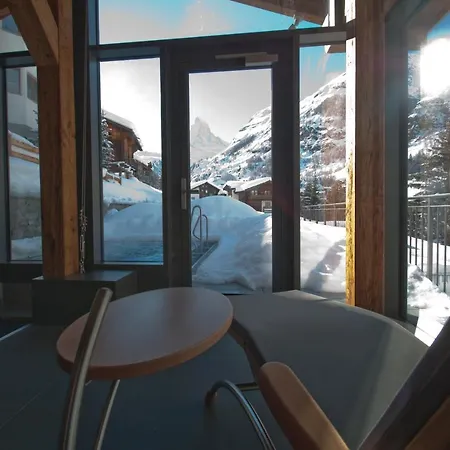 Alpine Colosseo Apart Otel Zermatt