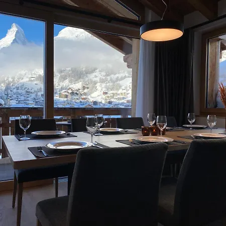 Alpine Colosseo شقة فندقية زيرمات