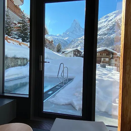 Alpine Colosseo Apartmanhotel Zermatt
