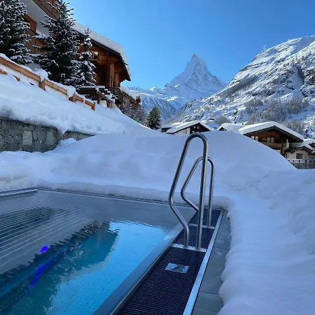 Alpine Colosseo زيرمات
