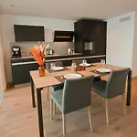 Alpine Colosseo شقة فندقية *