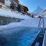 Alpine Colosseo شقة فندقية زيرمات