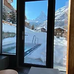 Alpine Colosseo شقة فندقية زيرمات